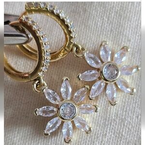 Gold Flower Dangle Drop Earrings